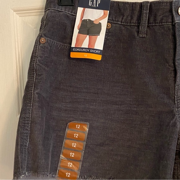 Gap NWT  Woman's  Corduroy Gray Shorts size 12 - Picture 2 of 8